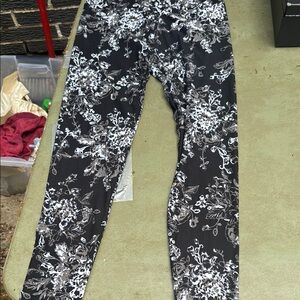LuLaRoe Black and White Abstract Leggings